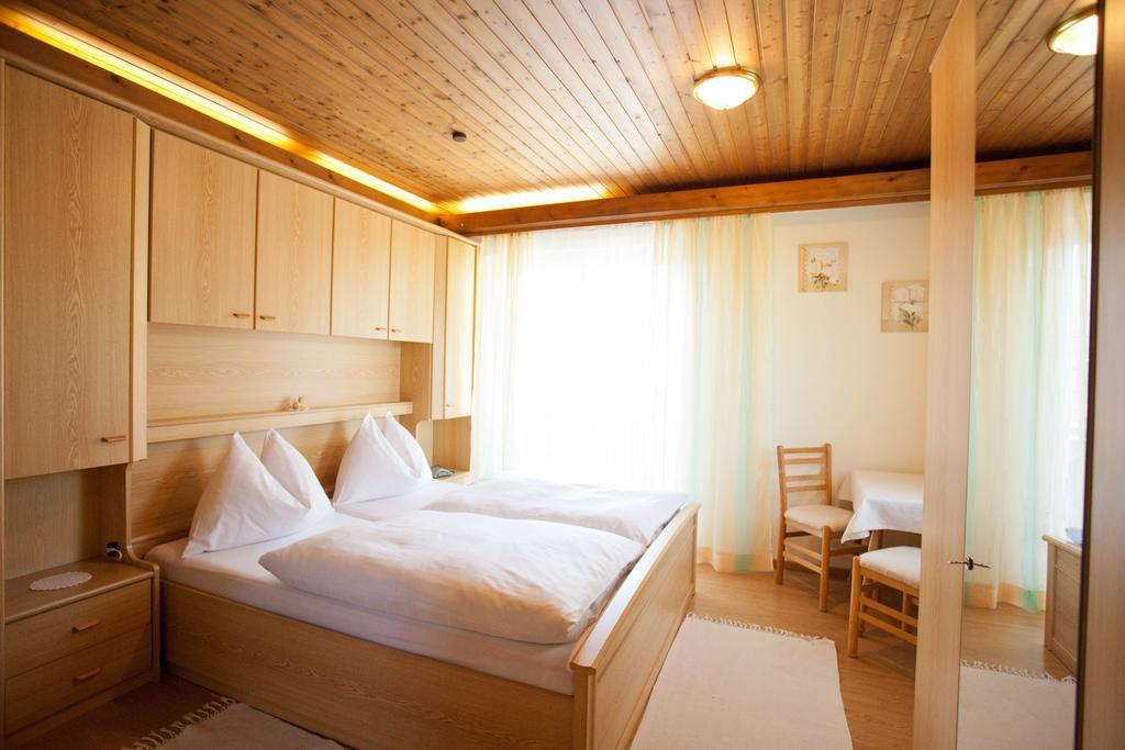 Familiengaestehaus Ingrid Sankt Martin am Tennengebirge Habitación foto