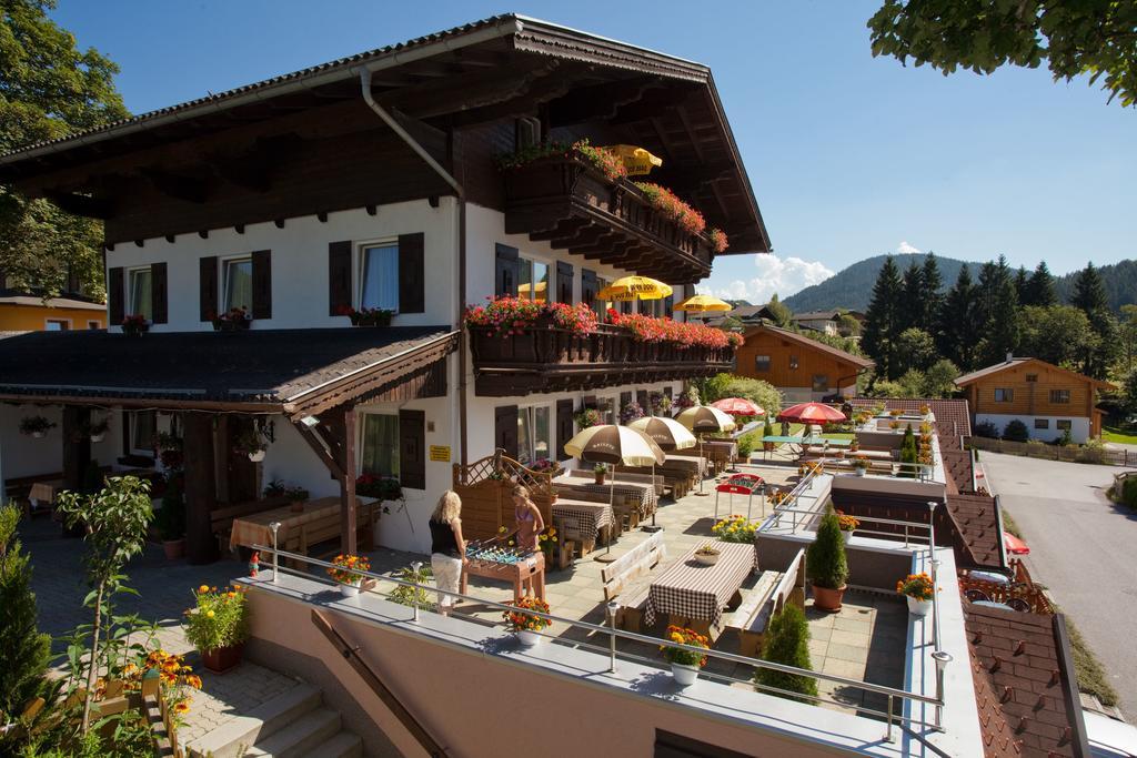 Familiengaestehaus Ingrid Sankt Martin am Tennengebirge Exterior foto
