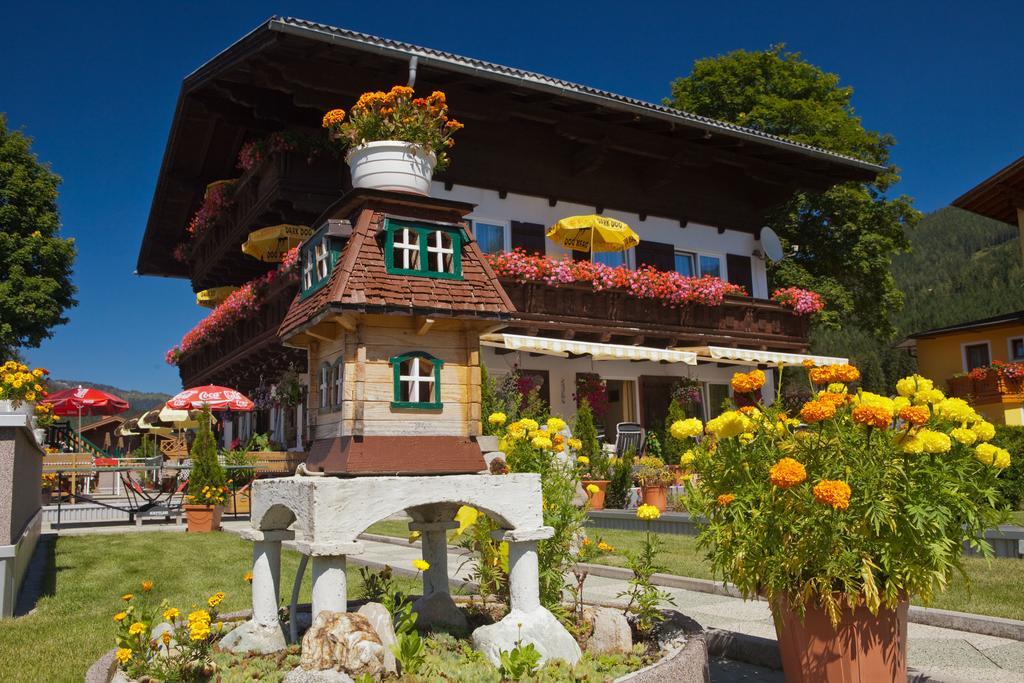 Familiengaestehaus Ingrid Sankt Martin am Tennengebirge Exterior foto
