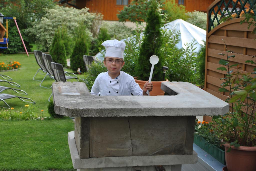 Familiengaestehaus Ingrid Sankt Martin am Tennengebirge Exterior foto